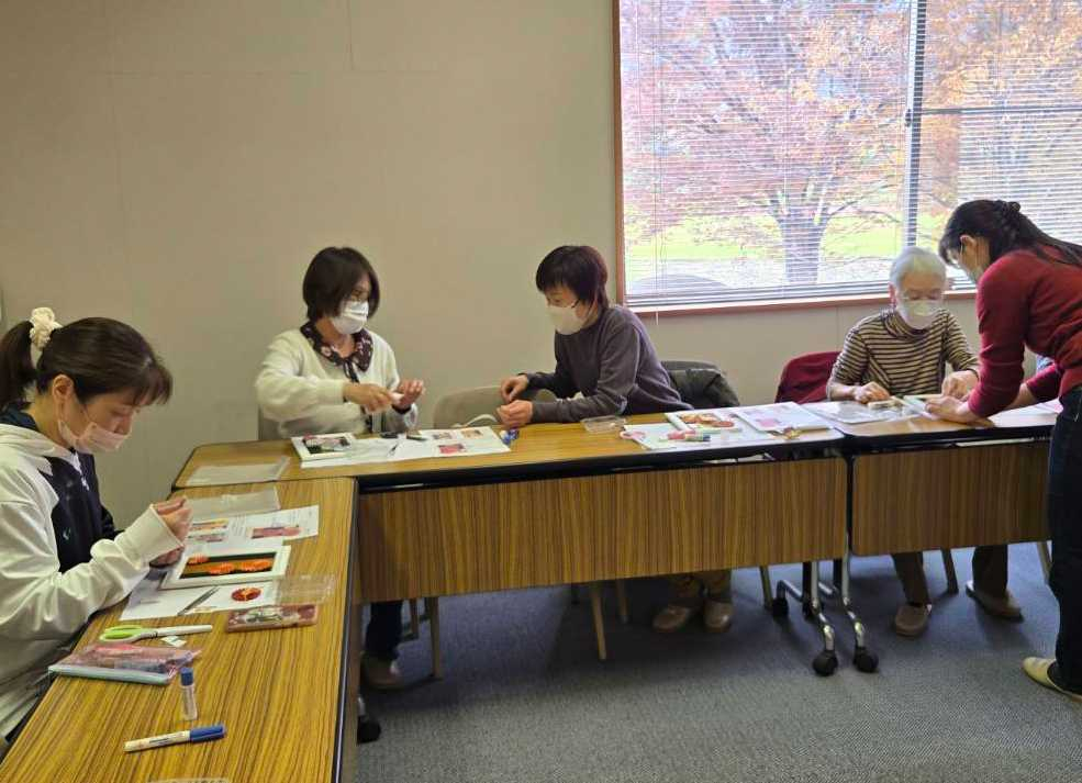 卓上サイズ　迎春飾りを作ろう　～手づくりの卓上飾りで新年を迎えませんか?～
【美作エリア久米南コープ委員会】