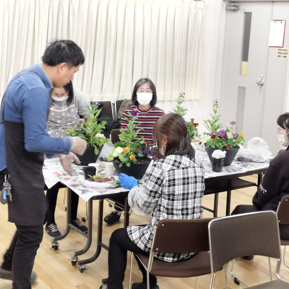 冬の寄せ植えワークショップ　年末の玄関を華やかに
【倉敷エリア老松南コープ委員会】