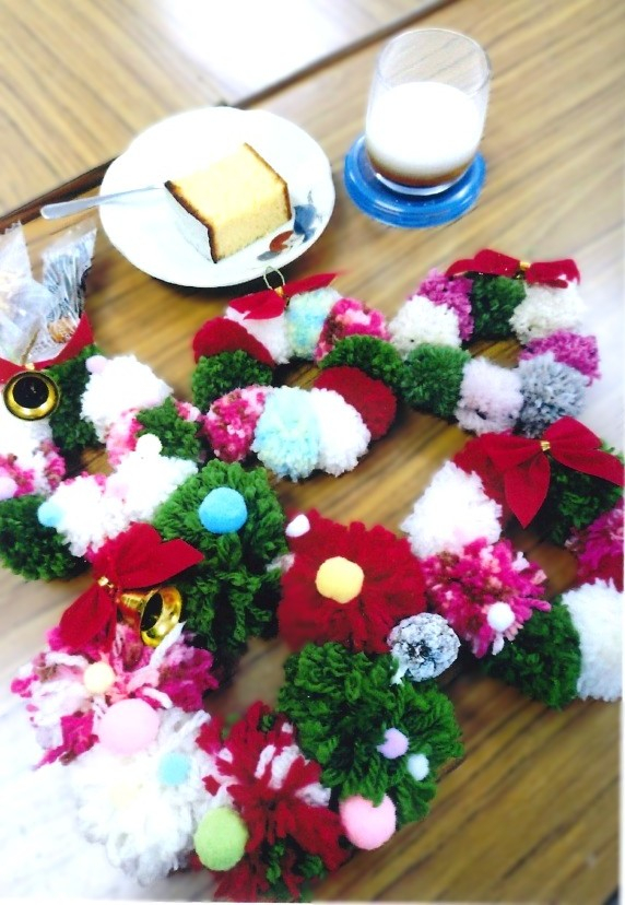 クリスマスリースを作ろう! ~グラデーションドリンクを飲んで語らおう~
【井笠エリア笠岡東コープ委員会】