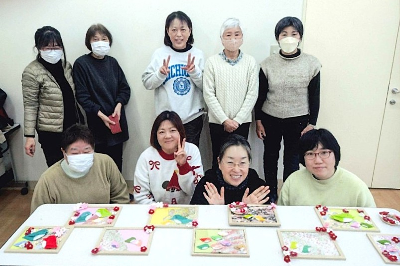 お気に入りを手づくりフレームに入れて飾ろう!　～折り紙で折ったうぐいすをフレームに入れて飾りませんか?～
【備北エリア高梁コープ委員会】