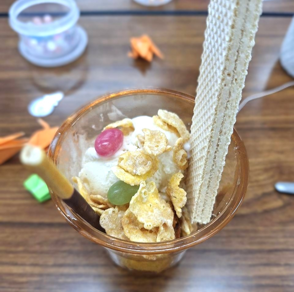 ピース☮カフェ　~モチーフと折り鶴ブローチを作ろう~
【美作エリアへいわのひざかけ実行委員会】