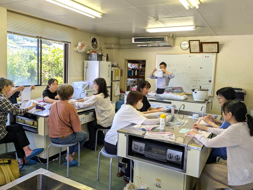 トップ産業(株)　今治タオルを知って　良い洗濯方法を身につけよう!
【井笠エリア笠岡東コープ委員会】