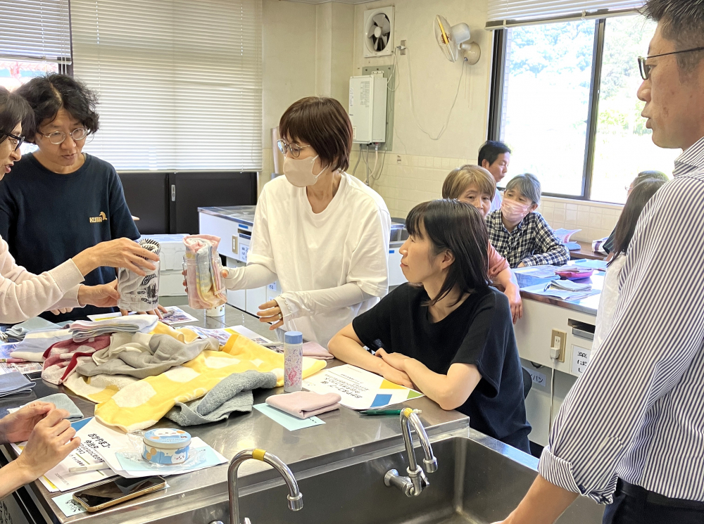 トップ産業(株)　今治タオルを知って　良い洗濯方法を身につけよう!
【井笠エリア笠岡東コープ委員会】