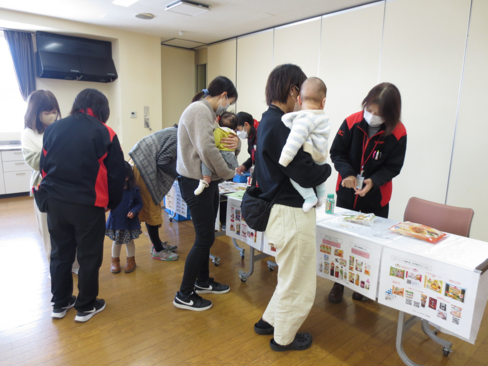 予約制子育てひろば～みんなでひなまつりをお祝いしよう～
【岡山西エリアのびのび委員会】