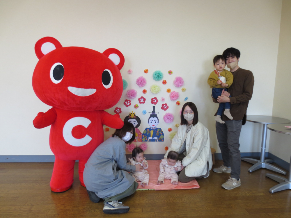 予約制子育てひろば～みんなでひなまつりをお祝いしよう～
【岡山西エリアのびのび委員会】